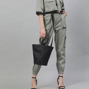 กางเกงคาร์โก้ผู้ชายคุณภาพดีราคาถูกแฟชั่นกางเกงคาร์โก้สีดํากางเกงคาร์โก้อย่างเป็นทางการที่สะดวกสบายสําหรับผู้ชาย/ผู้หญิง - Product Image 4
