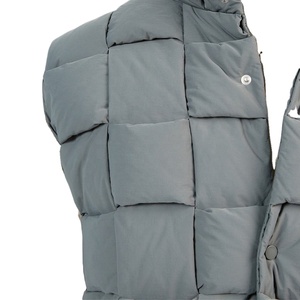 Chaleco acolchado para hombre estilo callejero de invierno 2025 al por mayor chaquetas sin mangas de lona impermeables bordadas vintage - Product Image 6