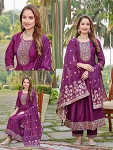 Exclusive Vetican Ghera <b>kurti</b> with Banarasi Dupatta set Women Boutique Ethnic Fashion Outfit For Perfect Office attire - Product Image 5