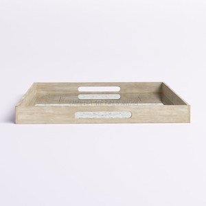 Bandeja de madera New Look en color beige suave con forma rectangular y asas recortadas, perfecta para servir y decorar el hogar - Product Image 1