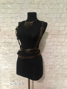 Harnais en cuir pour femme 3 tours anneaux de cou et de taille réglables LWH-0099 de tenue de festival - Product Image 2