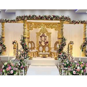 Atractiva Decoración de Mandap de Madera en Londres, Mandap Clásico para Bodas del Sur de la India, Decoración de Mandap con Temática India para Bodas en EE. UU. - Product Image 1