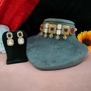 Ensemble ras du cou en verre Kundan éblouissant avec pierre de Moissanite, style traditionnel, moderne et élégant, style artistique royal - Product Image 3