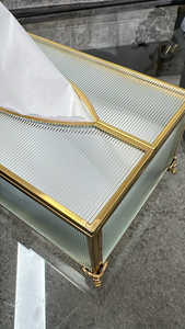 Boîte à mouchoirs en verre design avec cadre en laiton brillant, style nordique, élégante, avec fermoir, pour l'organisation et le rangement à la maison - Product Image 3