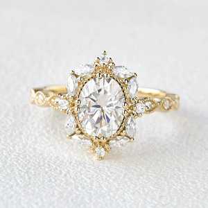 Anillo de compromiso Moissanite Halo de filigrana de corte ovalado elegante y único Categoría de producto premium - Product Image 4