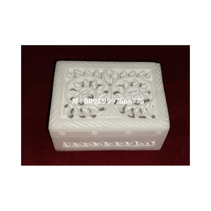 Magnifique boîte à bijoux en marbre blanc sculpté à la main, de forme rectangulaire, avec un motif floral, utilisée pour l'emballage de montres et de bijoux. - Product Image 1