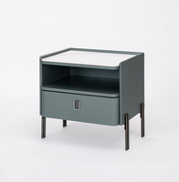 Table de chevet en bois massif, éco-responsable, grande capacité de rangement, style contemporain, idéale pour appartement et chambre à coucher, directement de l'usine