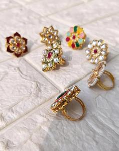 แหวนคุนดันโพลกีแบบปรับได้สำหรับงานแต่งงานแบบอินเดีย เครื่องประดับแฟชั่นสำหรับคริสต์มาส ดีวาลี รอมฎอน ปาร์ตี้ ฮาโลวีน ฮาลดี ทำจากโลหะ - Product Image 2