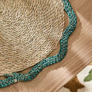 แผ่นรองจานกลมหญ้าทะเลเป็นมิตรกับสิ่งแวดล้อมขอบสีเขียวผ้าทอมือทอธรรมชาติสำหรับห้องรับประทานอาหารหรือตกแต่งคาเฟ่ - Product Image 5