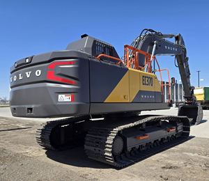 Excavadora de Orugas VOLVO EC370 con 1 Año de Garantía, Motor de 274 HP, PLC y Bomba Hidráulica en Venta - Product Image 3