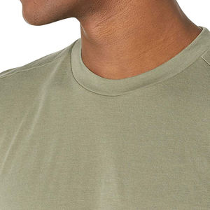 เสื้อยืดคอกลมสีเขียวมะกอกสำหรับผู้ชาย แขนสั้น ทรงปกติ แบบเรียบง่าย สไตล์ลำลอง - Product Image 6