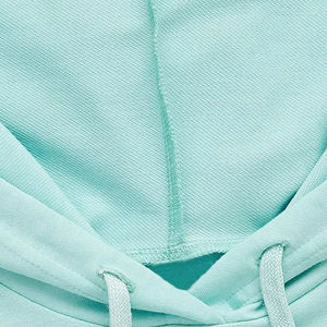 Sweat-shirt à capuche court en molleton de coton pour femme, style streetwear, avec logo personnalisé sur le devant - Product Image 2