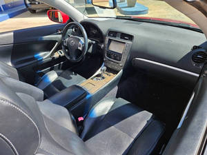 Auto Usado de Calidad a Precio Accesible, Lexus IS 250C 2011, Volante a la Izquierda - Product Image 2