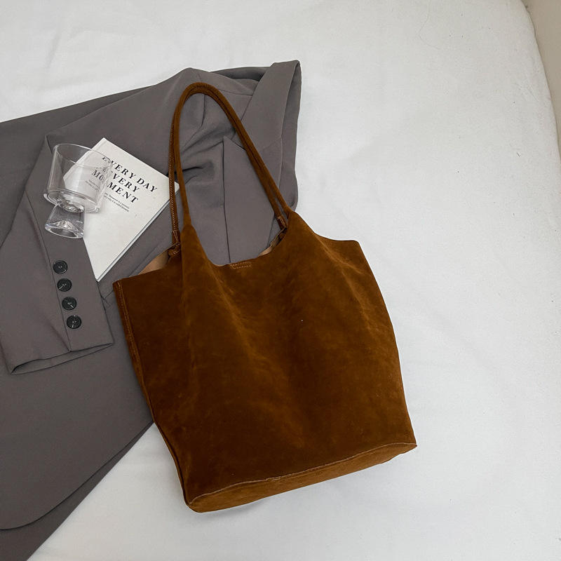 สีน้ำตาล