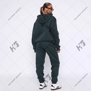 Conjunto Deportivo de Invierno para Mujer, Sudadera con Cuello Alto, Pantalón Holgado 100% Algodón, Chándal con Logotipo Personalizado, Conjunto Deportivo de Alta Calidad - Product Image 3