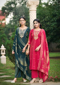 Dhwaja Export Premium Viscose Lourde simmar Salwar Kameez Top Full Inner Dupatta Jacquard Banarasi - Product Image 3