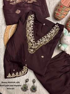 Conjunto de Kurta, Pantalón y Dupatta de Muselina Pesada, Seda y Viscosa, Color Liso Natural, Estilo Étnico para Mujer, Bordado, Tallas M a XXL, Tradicional - Product Image 5