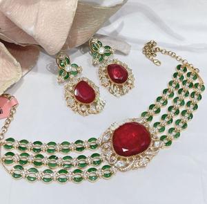 Ensemble de collier et de boucles d'oreilles en or plaqué de haute qualité avec pierres CZ, pour mariage, collection de vêtements modernes pour femmes - Product Image 2