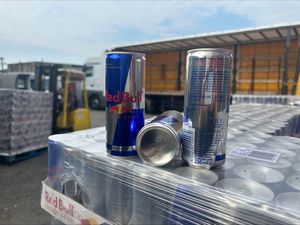 เครื่องดื่มให้พลังงานเรดบูล 250 มล. จากออสเตรีย เครื่องดื่มให้พลังงานเรดบูล 250 มล. ขายส่งเรดบูล / เครื่องดื่ม - Product Image 5