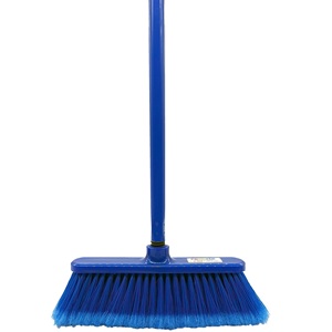 Escoba Económica de 120 cm con Mango de Hierro y Cabezal Redondo de PVC y Madera para Limpieza de Exteriores y Patios - Product Image 5