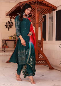 Ensemble Kurta, pantalon et dupatta en rayonne verte élégante pour femmes, idéal pour toutes les occasions, prix de gros - Product Image 6