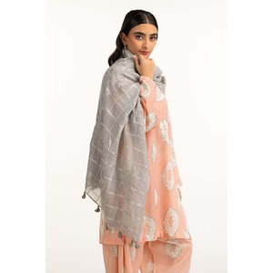 Châle ethnique d'hiver en acrylique brodé Dobby SH-25-107, long, à motifs floraux, avec pampilles scintillantes et logo, gris, Inde/Pakistan, 44x84 pouces, 100% - Product Image 2