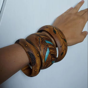 REFER Diseño Brazalete y pulsera de madera Tamaño personalizado Pulseras de madera Brazalete Hecho a mano Flor Brazalete de madera Brazalete - Product Image 1