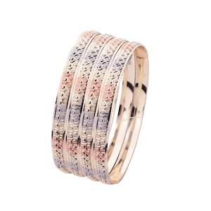 Juego de Brazaletes Texturizados Chapados en 3 Tonos al por Mayor, Joyería de Brazaletes de Moda, Brazaletes Chapados en Oro Multitono, Brazaletes de Latón Tricolor. - Product Image 1