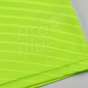 ชุดฟุตบอลผู้ชายขายดี น้ำหนักเบา ผลิตจากโพลีเอสเตอร์ 100% ระบายอากาศได้ดี แห้งเร็ว เป็นมิตรกับสิ่งแวดล้อม สวมใส่สบาย - Product Image 5