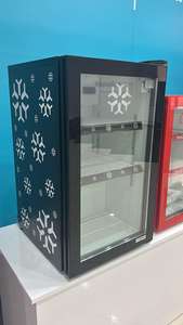 Refrigerador de exhibición de bebidas vertical comercial de 110 L, puerta de vidrio individual, encimera, temperatura única, certificado CE, automático - Product Image 2