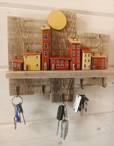 Porte-clés d'art familial hibou fabriqué à la main dans une charmante forme de nichoir bleu vif. DISPONIBLE AUX PRIX DE GROS. - Product Image 2