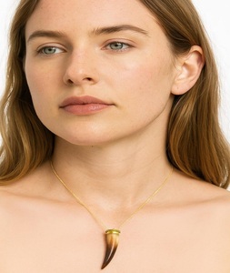 Classique Imitation Perle Pull Collier Accessoire Religieux À La Mode Cadeau Poli Corne De Buffle Pendentif avec Chaîne De Lame De Luxe - Product Image 4