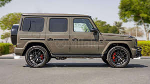 USADO 63 4.0P 2024 DARK OLIVE MAGNO WAGON Volante a la Izquierda Turbo Automático Asientos de Cuero Entrega Rápida Importación Europa - Product Image 6