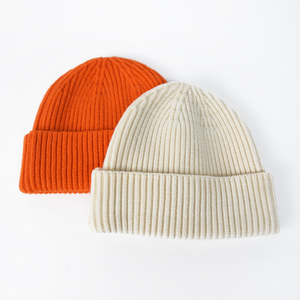 2026 fabricantes de alta calidad al por mayor sombrero de invierno equipado cálido acrílico Color sólido Unisex Jacquard bordado gorro personalizado - Product Image 5