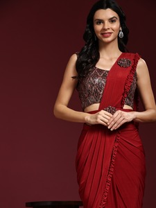 Dernier sari en soie georgette de designer avec bordure à volants, prêt à porter pour les fêtes et les festivals, de haute qualité, en provenance du Gujarat par FABZONE - Product Image 5