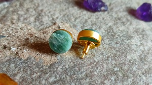 Boucles d'oreilles simples en pierres précieuses plaqué or 18 carats Boucles d'oreilles mignonnes en pierre multicolore pour femmes Bijoux en laiton personnalisé pour dames - Product Image 5