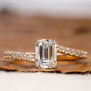 Prong Set Lab Grown Emerald Cut Diamond Bague de fiançailles Casual Anniversaire de mariage Cadeau pour les femmes Pavillon Set Diamond Parties - Product Image 1