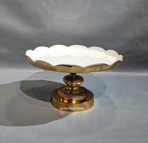 Proveedor indio Soporte de pastel de madera rústico Cúpula de acero inoxidable Estilo de granja Exhibición de postres cilíndricos disponibles para la venta - Product Image 3