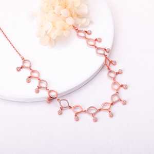 Collier en or rose avec cristal de duchesse - Product Image 1