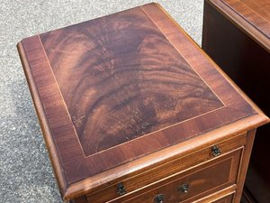 Mesa de Noche de Madera de Teca Maciza Vintage Rihanna con Acabado Marrón Brillante para Sala de Estar, Dormitorio, Villa, Estilo Moderno y Lujoso - Product Image 6