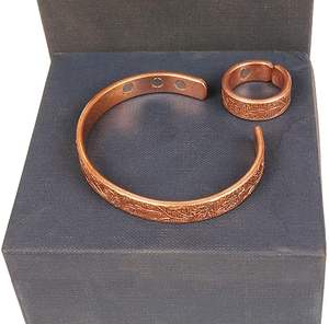 Brazalete rústico de cobre martillado hecho a mano, elegante brazalete abierto con acabado texturizado, religioso y ecológico RM - Product Image 4