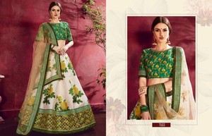Diseñador de mujer de seda suave satén lentejuelas estampado floral patrón de encaje hasta el suelo imperio Lehenga Choli para bodas especiales - Product Image 4