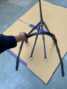 แผ่นรองอกม้าหนังแท้พร้อมหนังแกะ ขายส่ง แผ่นรองอกม้าหนังคุณภาพสูงแบบห้าจุดพร้อมขน อุปกรณ์สำหรับม้า - Product Image 4