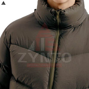 Nouvelle arrivée Veste d'hiver pour homme avec fermeture éclair Veste matelassée respirante à faible coût imperméable et isolée avec fourrure de mouton - Product Image 5