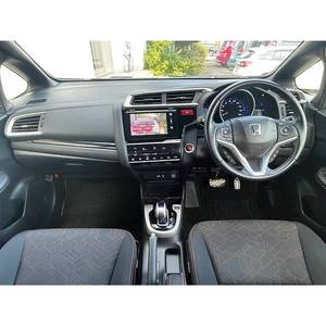 Honda Fit Hybrid Aspire 2013 - Voiture d'occasion - Manuelle/Automatique - Conduite à gauche/droite - Essence - Moteur 4L - Sièges en tissu - Intérieur clair - R18 - Product Image 2