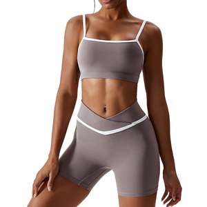 Ensemble short de yoga taille mi-haute et soutien-gorge de sport avec logo personnalisé - Écologique, extensible dans quatre directions, sans coutures, séchage rapide pour l'entraînement - Product Image 1