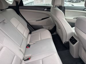 2017 Hyun-Dai tucsoon SUV 1.6T Value FWD เกียร์อัตโนมัติเบาะหนังด้านหลังอลูมิเนียมอัลลอยด์มีไฟด้านข้าง