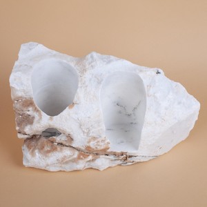 El soporte para botellas de vino de mármol mantiene tus botellas perfectamente organizadas mientras añade un toque de elegancia y sofisticación a cualquier espacio. - Product Image 5