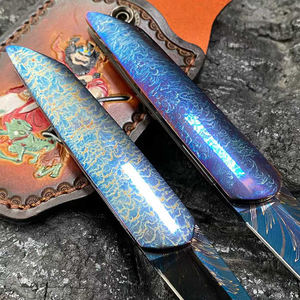 Navaja de Bolsillo de Caza de Acero Damasco Sueco BoChen con Patrón de Pluma Templada Azul, Navaja Plegable de Nivel Coleccionable - Product Image 6