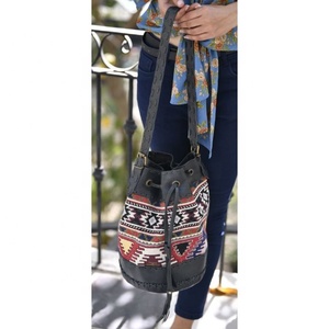Bolso con cordón de cuero genuino, bolso de mano de cuero para mujer, bolsos de hombro de tela Jacquard hechos a mano con estilo - Product Image 3